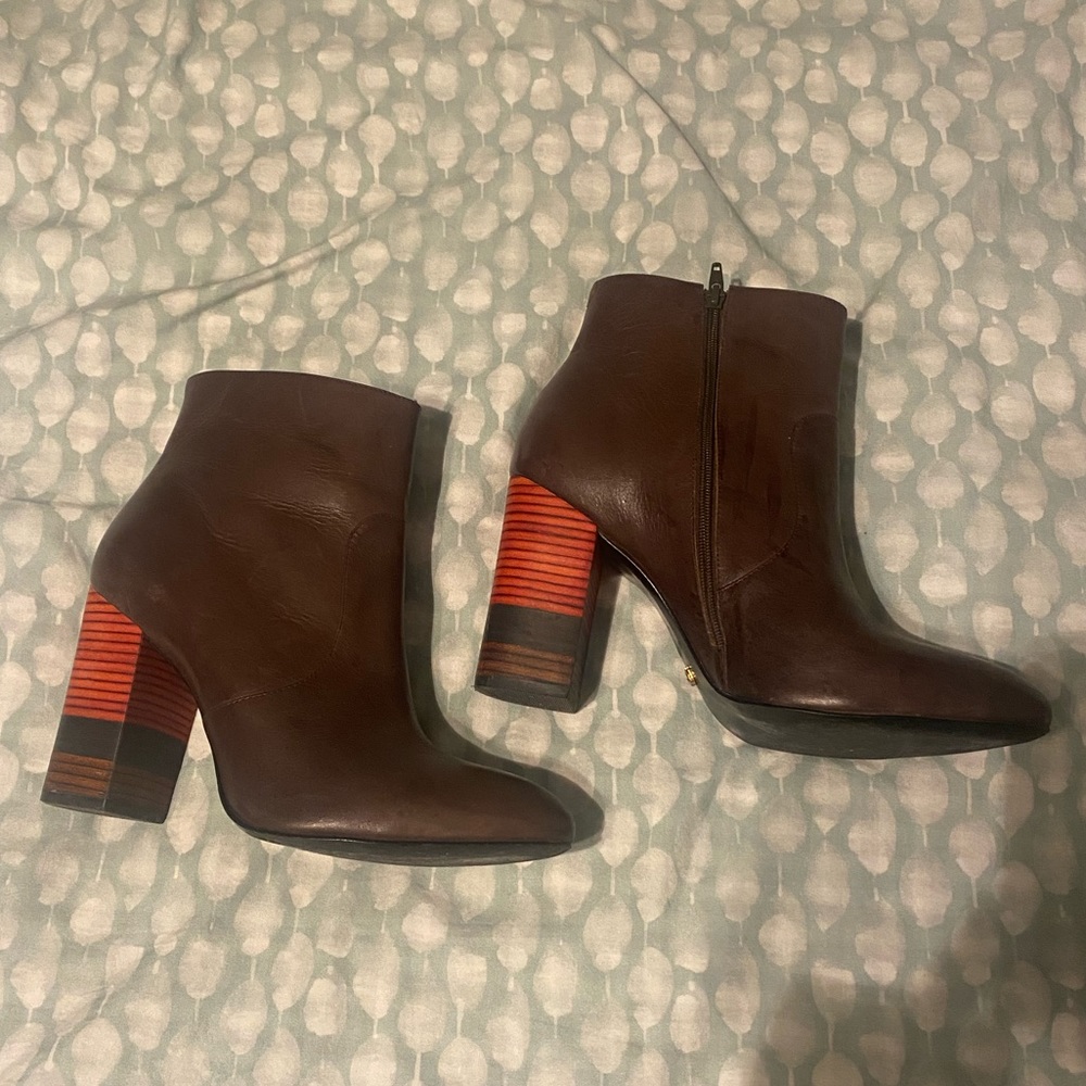 Vicenza purple ankle bootie with stacked heel